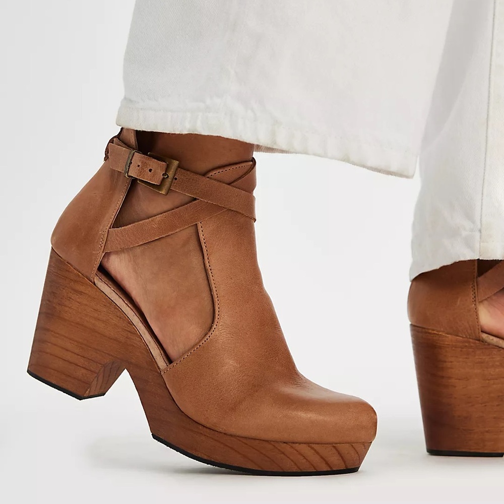 Free People Wooden Cedar Clogs